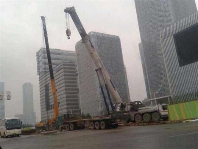 霍尔果斯市25吨吊车能吊多重设备？